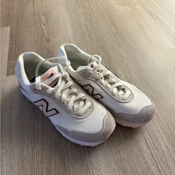 New Balance Women's Sneakers in White and Pink - Picture 2 of 4